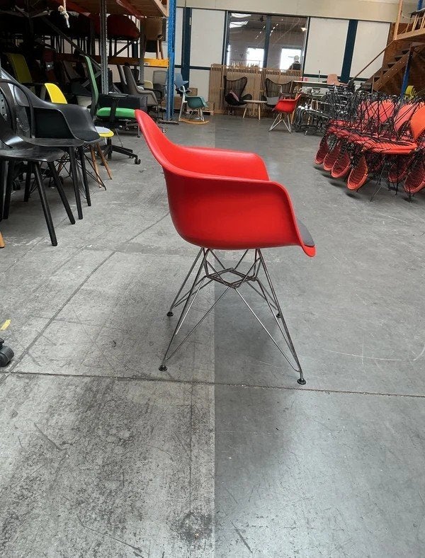 Vitra Eames DAR Design Stoel | Rood | Chroom | Grijs Kussen, Gebruikt, -, -, Kunststof