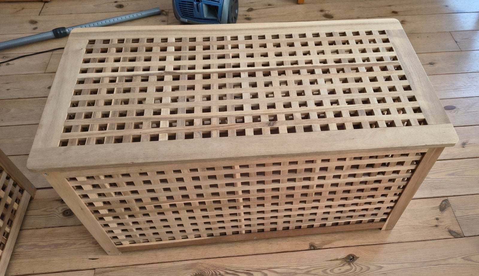 Houten  Ikea Hol bijzettafel/opbergkist met roosterpatroon, Ophalen, Hout, Gebruikt, Landelijk
