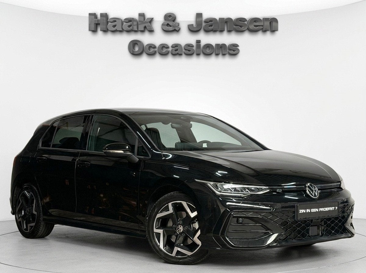 Volkswagen Golf 1.5 eTSI R-Line Edition - Stoel/Stuur verwar, Automaat, Dealer onderhouden, 150 pk, Zwart