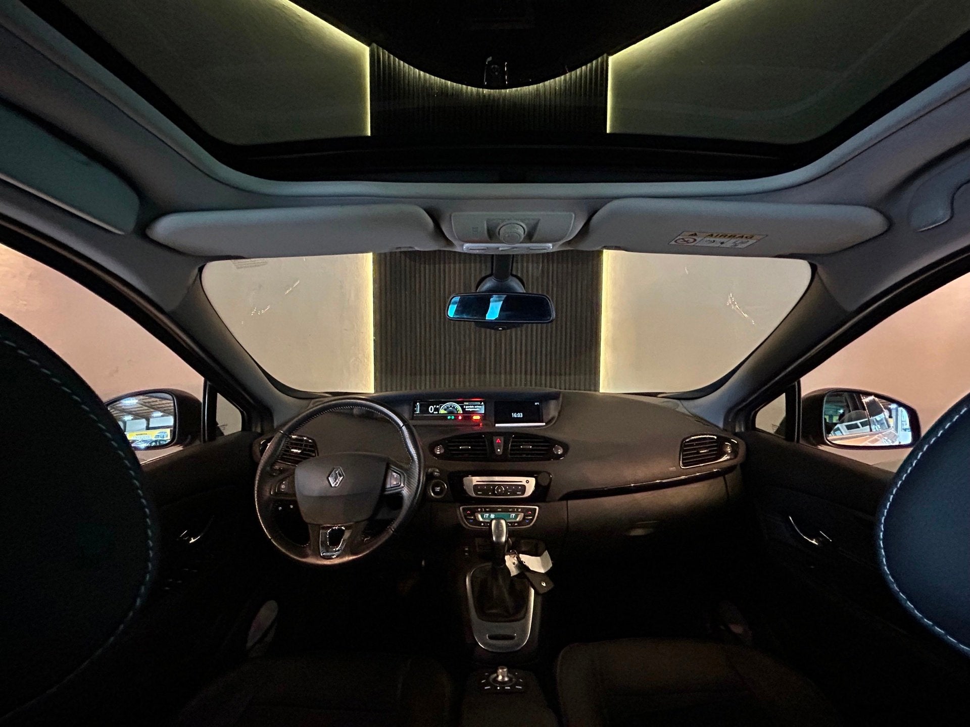 Renault Megane Scénic 2.0 Bose|AUTOMAAT|1E EIG|NAP|PARK SEN, Euro 5, Gebruikt, Verwarmde buitenspiegels, 4 cilinders