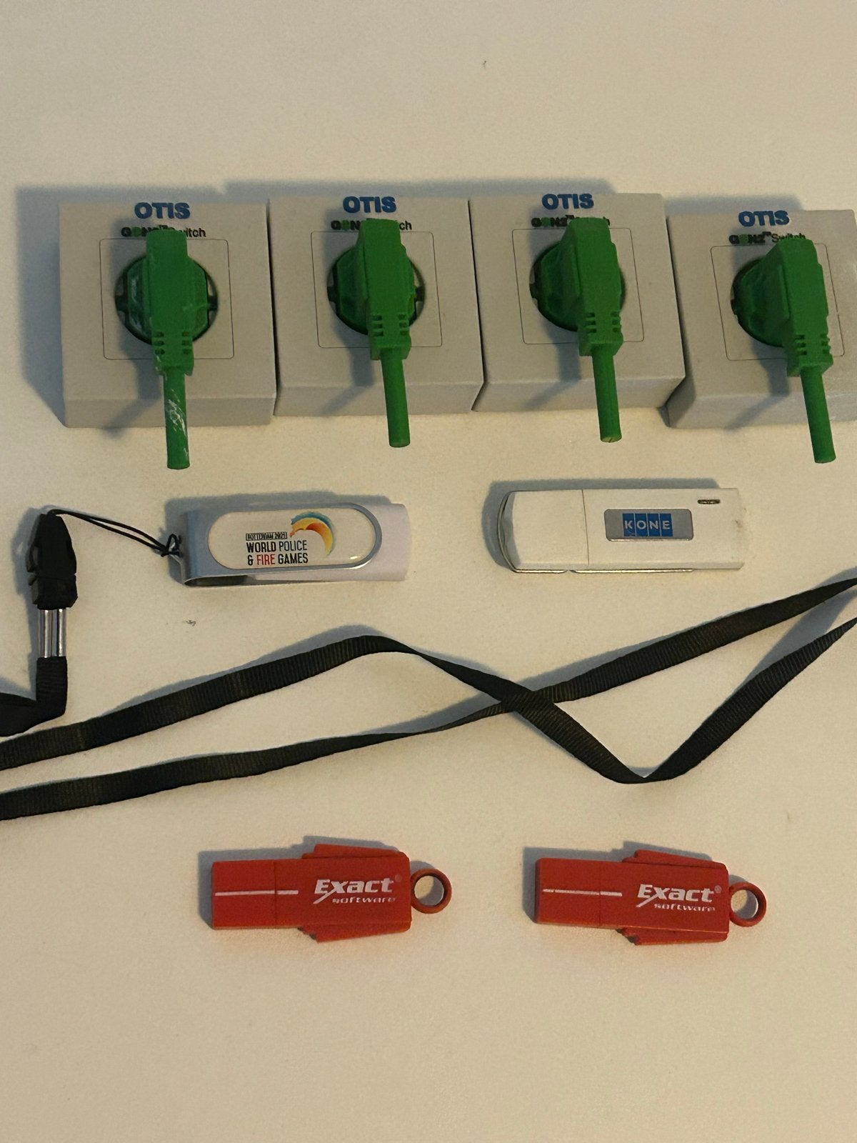 USB-sticks oa Otis , Exact en Kone, Ophalen of Verzenden, Gebruikt, 1 GB of minder