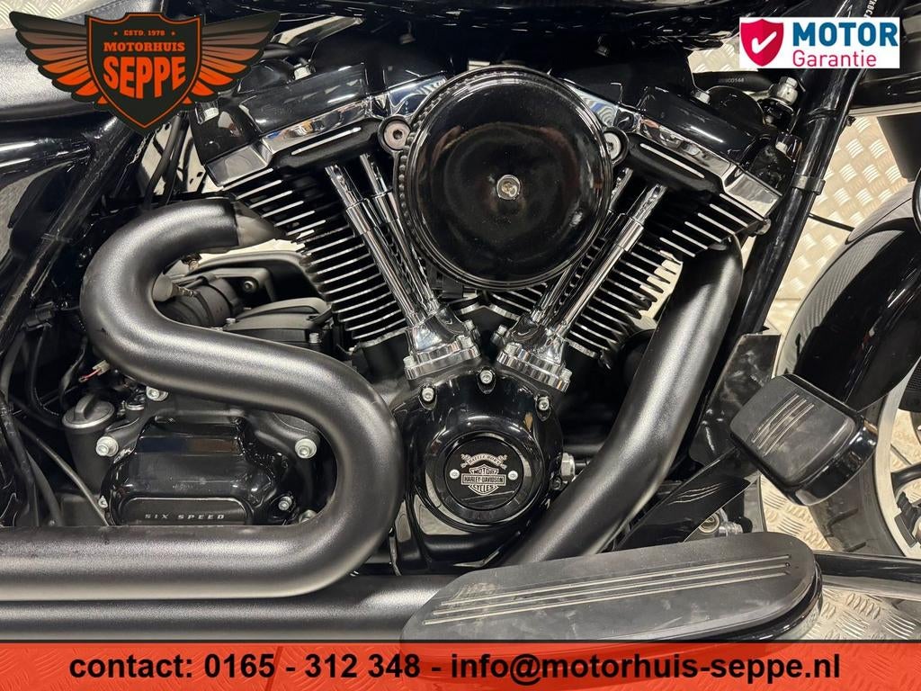 HARLEY-DAVIDSON STREET GLIDE (bj 2017) 24,104 km, Motoren, Motoren | Harley-Davidson, 1746 cc, 2 cilinders, HARLEY-DAVIDSON, Motorrijbewijs A