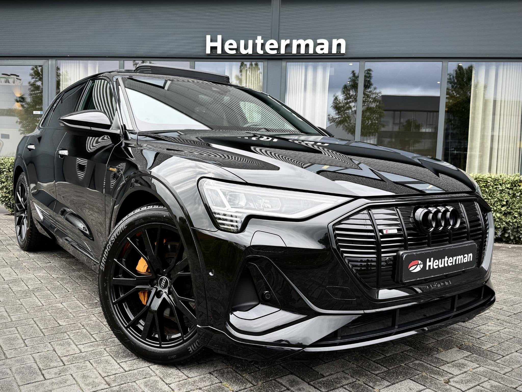 Audi e-tron 55 quattro S Line Black Edition/Pano/ B&O/97%SOH, Automaat, Startonderbreker, 95 kWh, Zwart