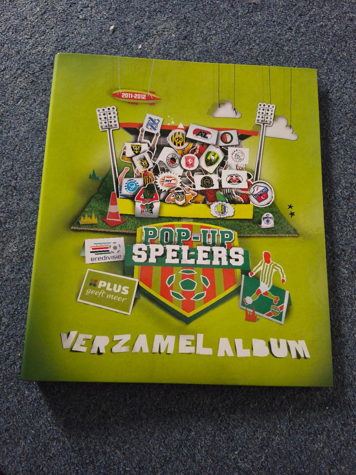 Pop-Up Spelers Verzamelaalbum 2011-2012, Ophalen of Verzenden, Gebruikt, Overige binnenlandse clubs, Boek of Tijdschrift