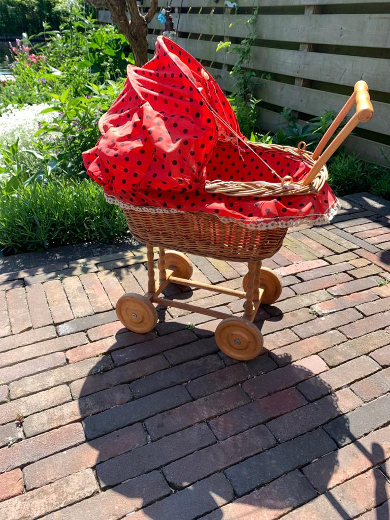 Vintage poppenwagen, Ophalen of Verzenden, Zo goed als nieuw, Babypop