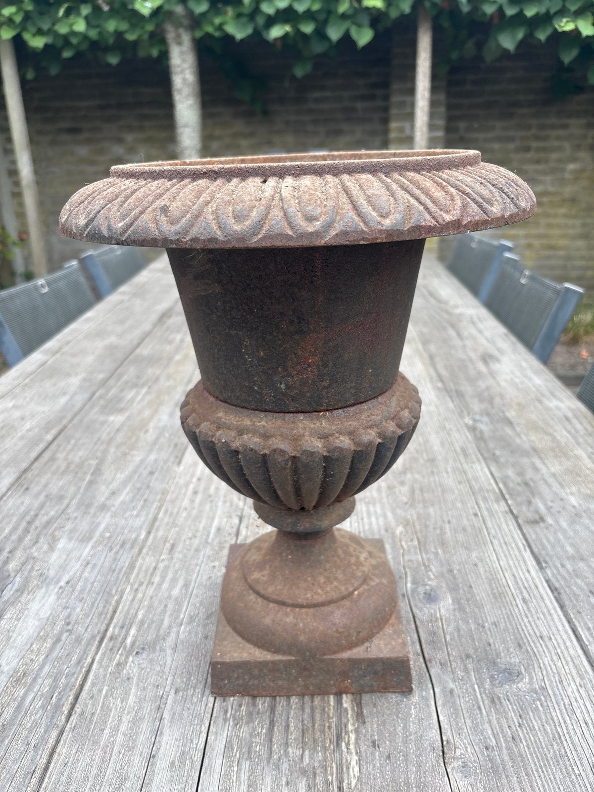 Antieke gietijzeren urn/plantenbak, Ophalen