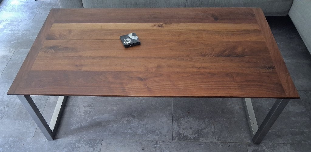 Mooie notenhout salontafel  met rvs frame te koop!, Ophalen, 100 tot 150 cm, 50 tot 100 cm, Zo goed als nieuw