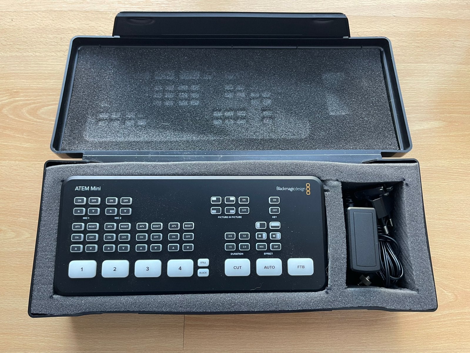 Blackmagic Design ATEM mini in nieuwstaat, Ophalen of Verzenden, Zo goed als nieuw, Video