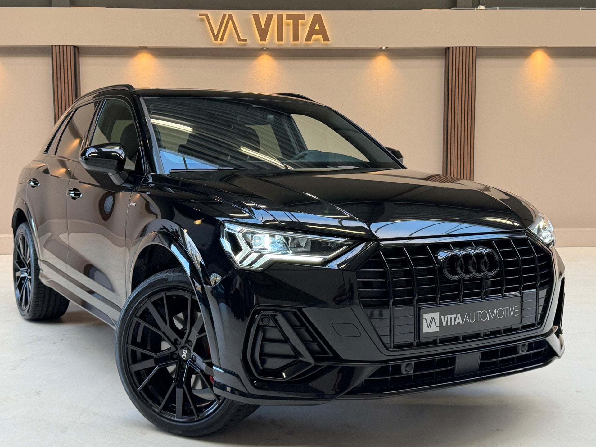 Audi Q3 45 TFSI e S edition Full Option|Matrix|Keyless|Pano|, Gebruikt, Zwart, Automatische klimaatregeling, Hybride Elektrisch/Benzine