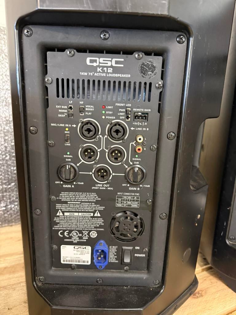 QSC k12 actieve speakers, Audio, Tv en Foto, Luidsprekers, Zo goed als nieuw, 120 watt of meer, Front, Rear of Stereo speakers