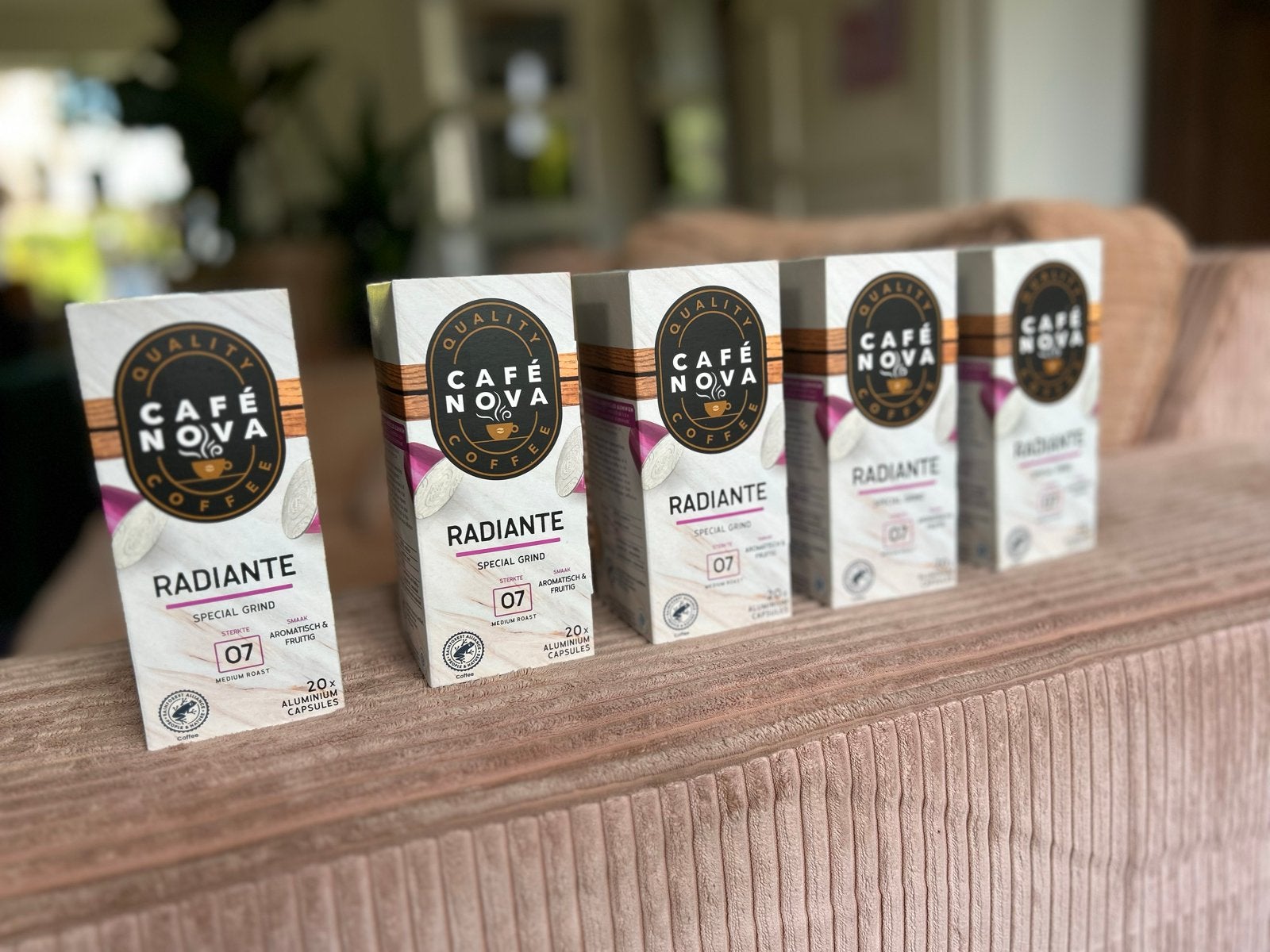 Café Nova Radiante sterkte 7 Koffiecapsules - 5x20 stuks, Witgoed en Apparatuur, Ophalen of Verzenden, Nieuw, Overige modellen
