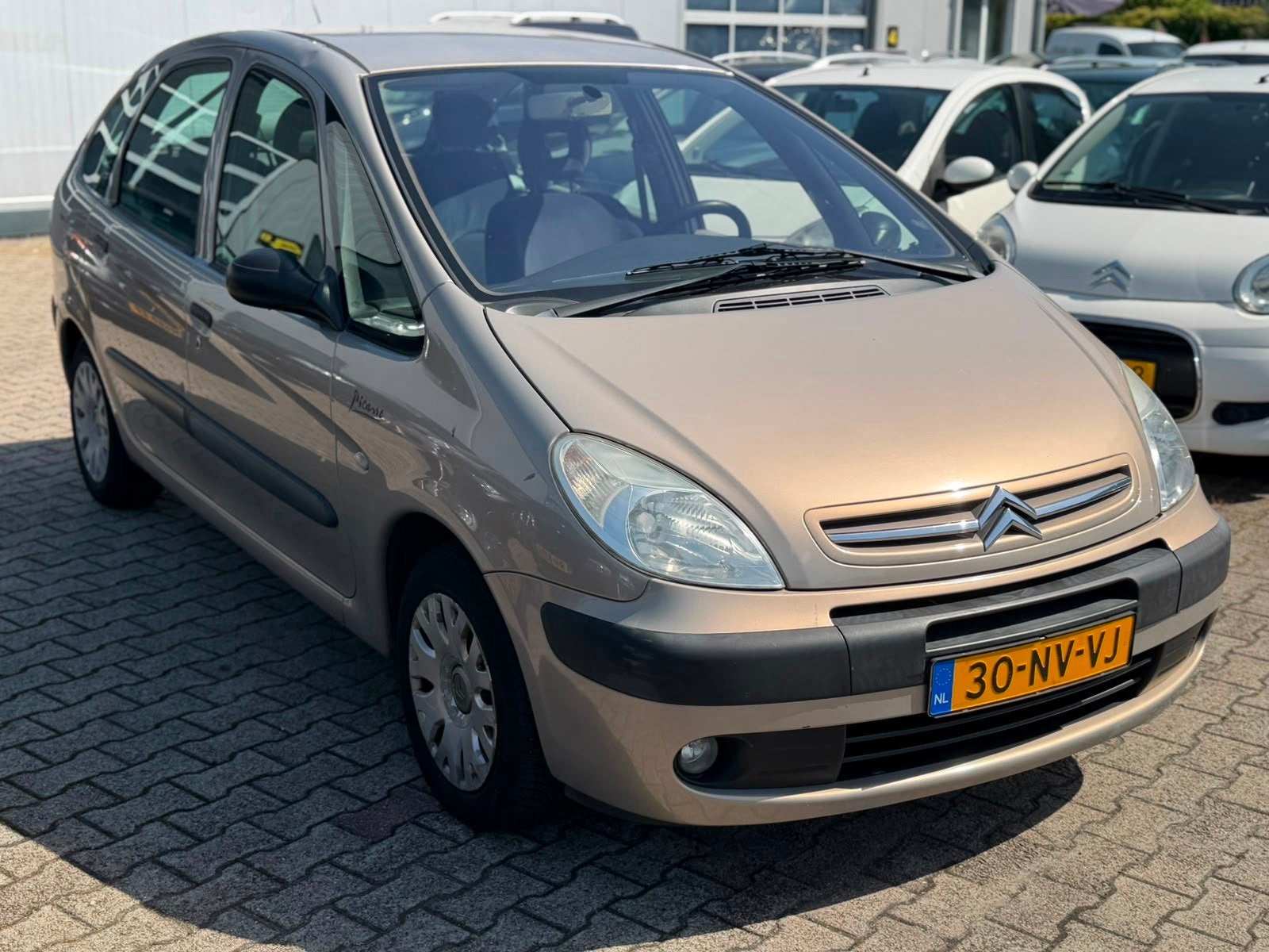 Citroen Xsara Picasso 2.0i-16V Différence 2 Automaat Nieuwe, Auto's, 136 pk, 4 cilinders, 700 kg, Beige
