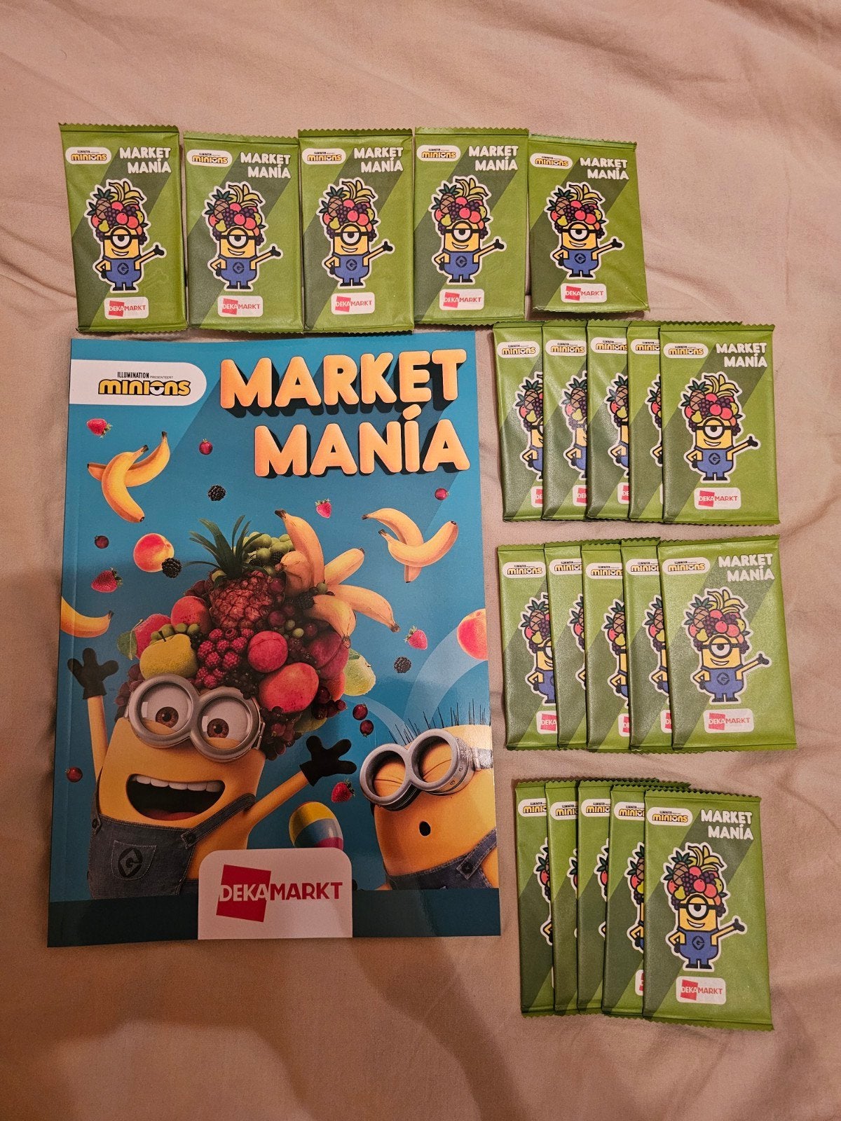 Minions Album + 20 Dichte Pakjes Minions kaartjes  2€ alles, Verzamelen, Ophalen of Verzenden, Zo goed als nieuw