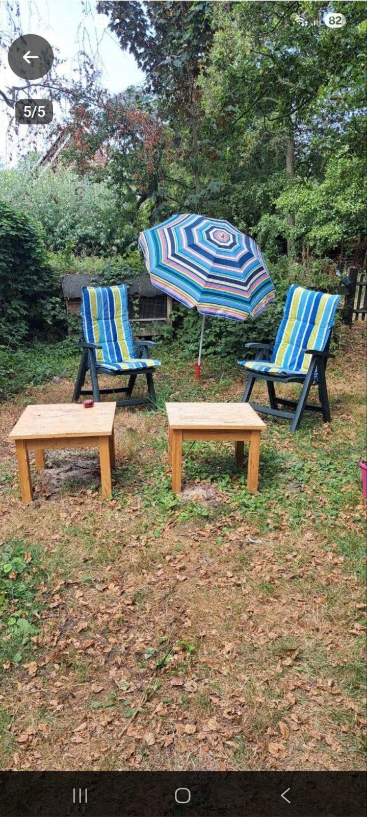 Parasol met 2 tuinstoelen en 2 houten tafeltjes, Gebruikt, Bijzettafel, Tuinset, Hout