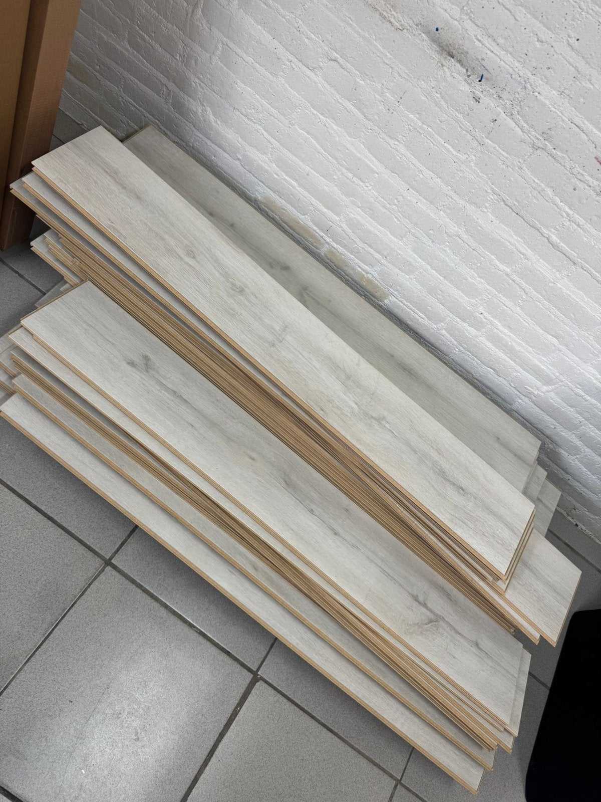 Kliklaminaat lichte grijze houtlook, Ophalen, 50 tot 150 cm, Nieuw, 10 m² of meer