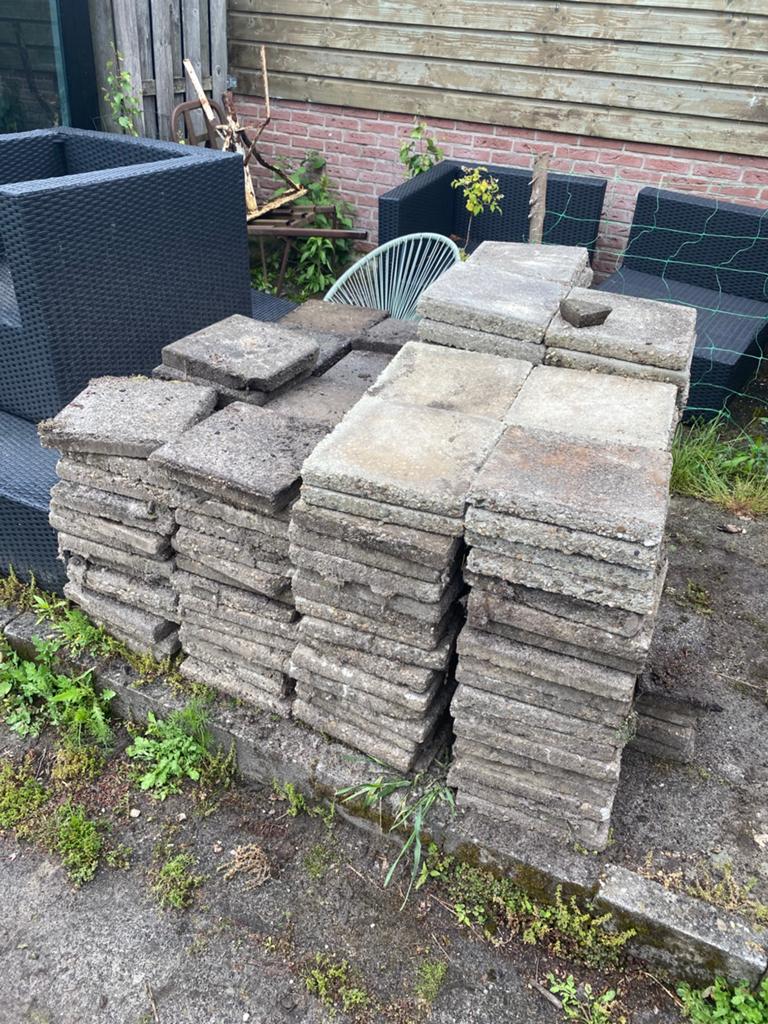 Rond 190 stoeptegels GRATIS, Ophalen, Gebruikt, Beton, Overige typen