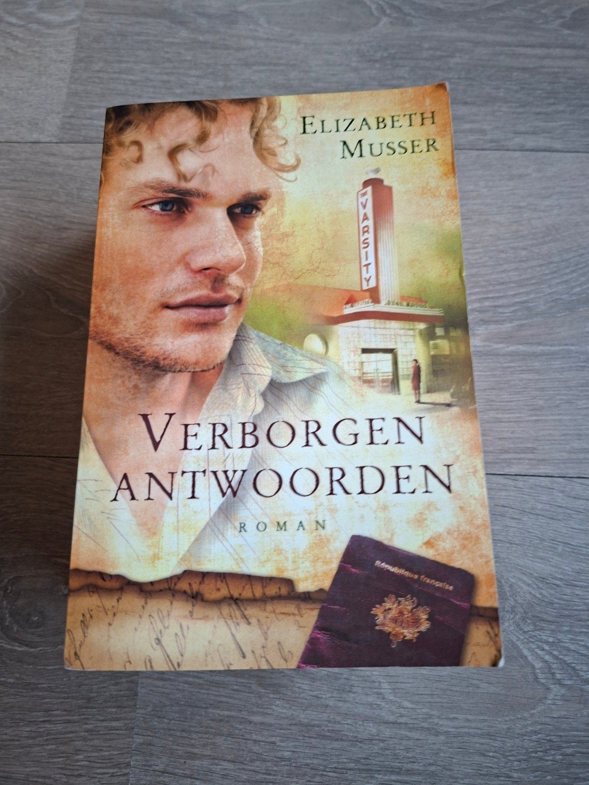 Elizabeth Musser - Verborgen antwoorden, Ophalen of Verzenden, Zo goed als nieuw, Elizabeth Musser, Amerika