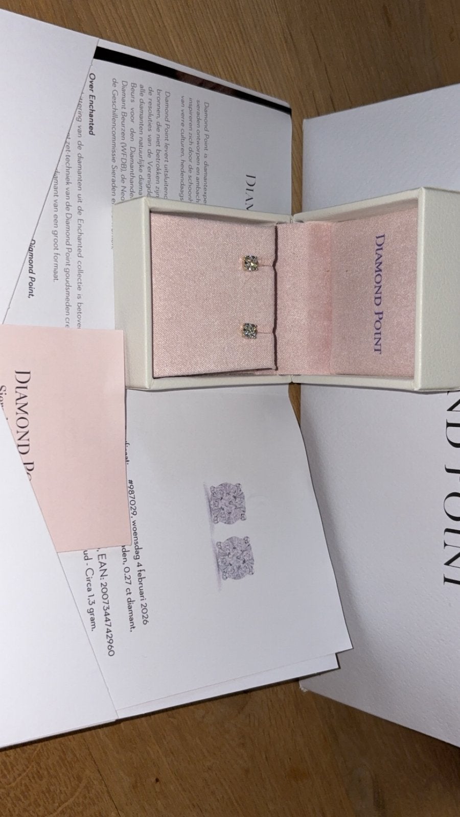 Diamond point gouden oorsieraad met diamant, Ophalen, Zo goed als nieuw, Goud, Knopjes of Stekers