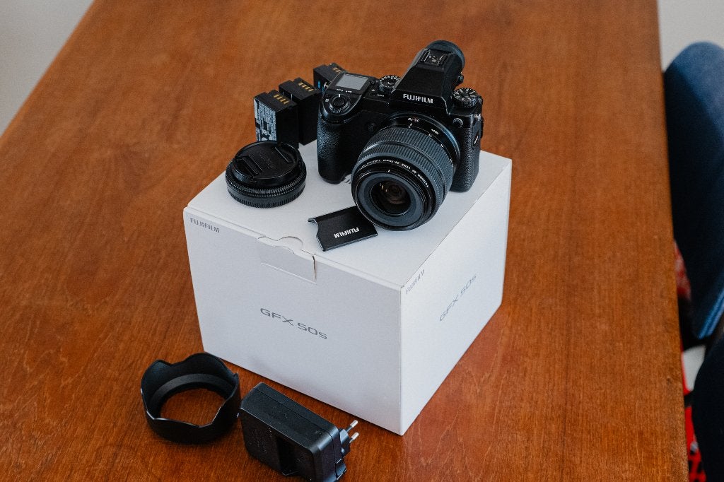 Fujifilm GFX 50S met GF 35-70mm, doos, accus en lader, Ophalen of Verzenden, Zo goed als nieuw, Spiegelreflex, Geen optische zoom
