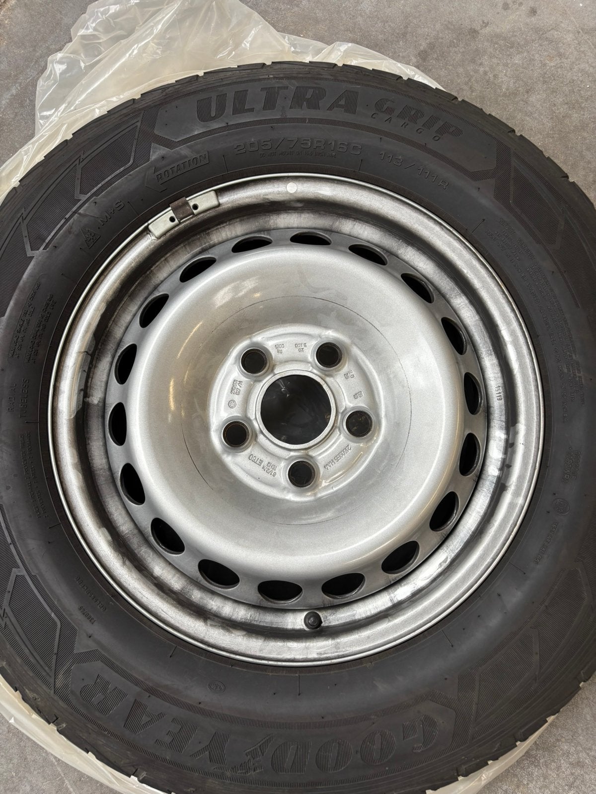 4 x winterband op velg. Goodyear Cargo, Ophalen, 16 inch, Banden en Velgen, 205 mm