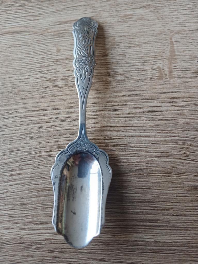 Antieke zilverkleurige lepel met bloemmotief, Ophalen of Verzenden