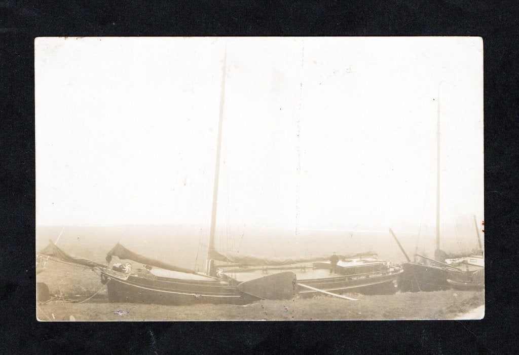 Fotokaart Time is Money Werkendam Schip Binnenvaartschip., Ophalen of Verzenden, Voor 1920, Ongelopen, Noord-Brabant