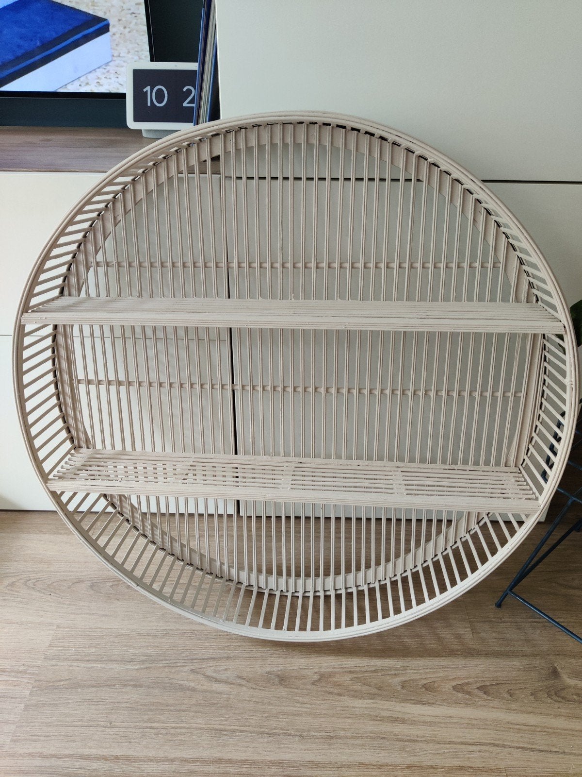 Ronde rotan wandplank met 2 schappen, Huis en Inrichting, Woonaccessoires | Wandplanken en Boekenplanken, Ophalen, Zo goed als nieuw