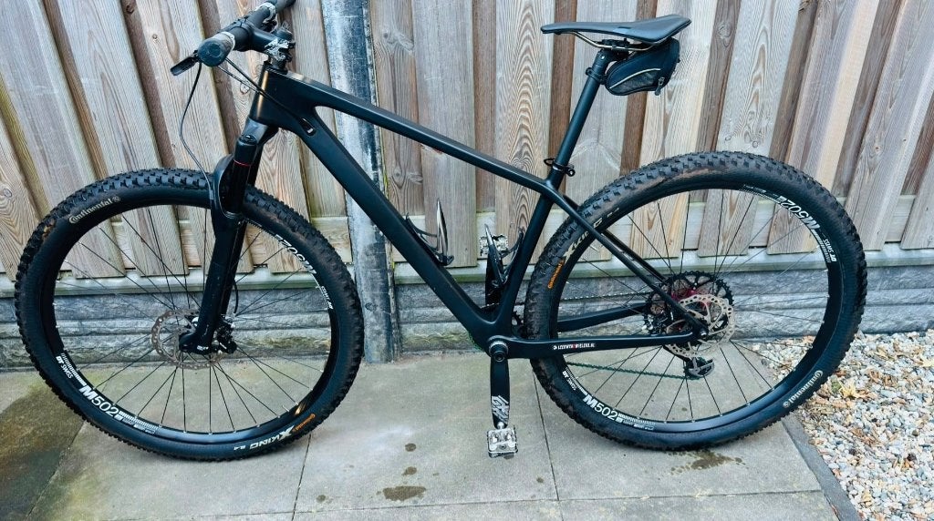 Matzwarte 29” MTB – SRAM GX – RockShox – DT Swiss 350, Gebruikt, Fully, Dames, Schijfrem