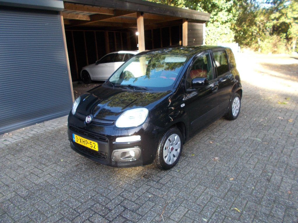 Fiat Panda 0.9 Twinair 44KW 2014 Zwart &AIRCO, Voorwielaandrijving, Dealer onderhouden, 31 €/maand, Panda