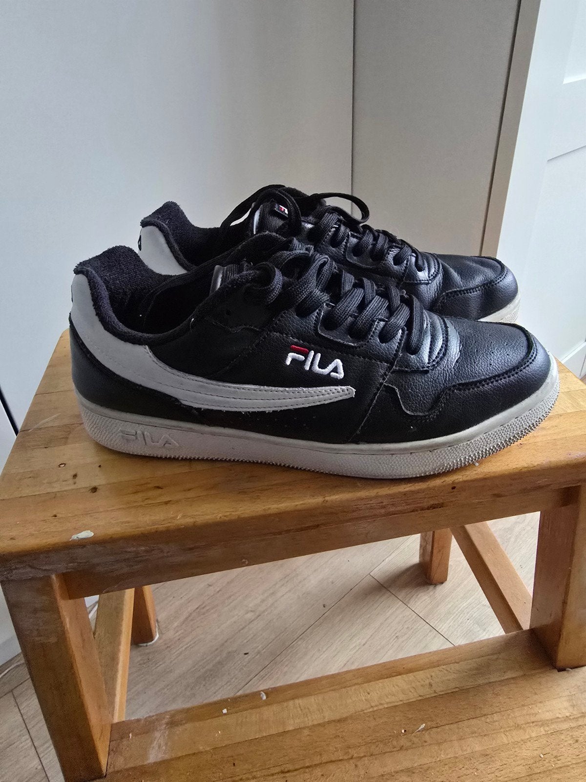 Fila mt 41, Zwart, Ophalen of Verzenden, Sneakers of Gympen, Zo goed als nieuw