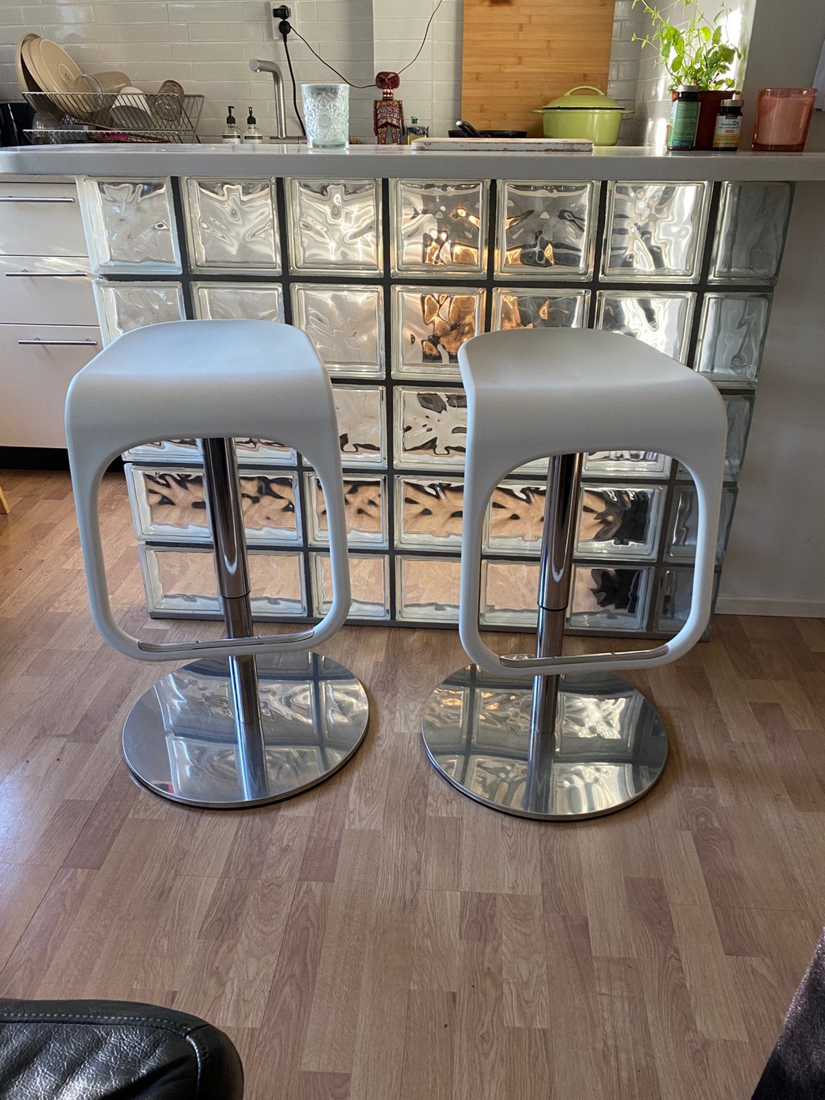 Modern Vintage IKEA barkrukken, Huis en Inrichting, Ophalen, 60 tot 90 cm, In hoogte verstelbaar, 4 krukken