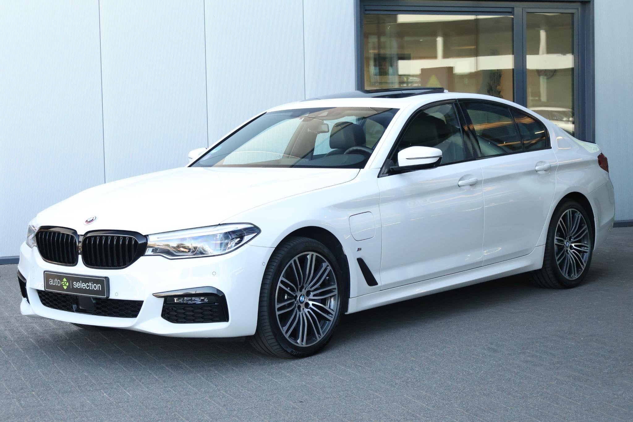 BMW 5-serie 530e iPerformance Saphir Edition / M-Sport / Pan, Automaat, Gebruikt, 4 cilinders, 252 pk