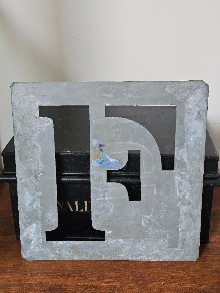 Groot oud zinken lettersjabloon alfabet LETTER 'F' 26X26cm, Antiek en Kunst, Ophalen of Verzenden