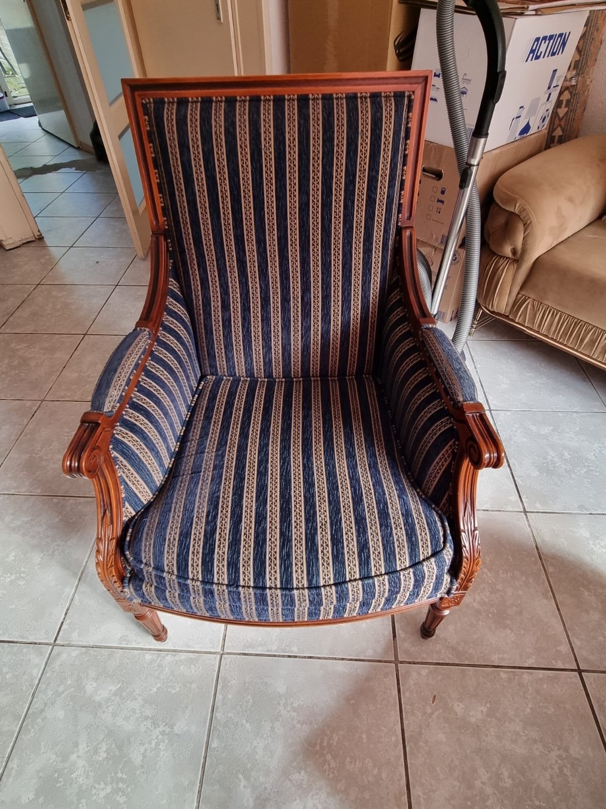 Klassieke fauteuil met gestreepte bekleding, Antiek en Kunst, Ophalen of Verzenden