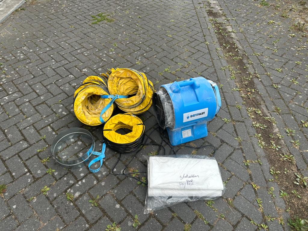 Te huur professionele stofafzuiging., Ophalen, Zo goed als nieuw