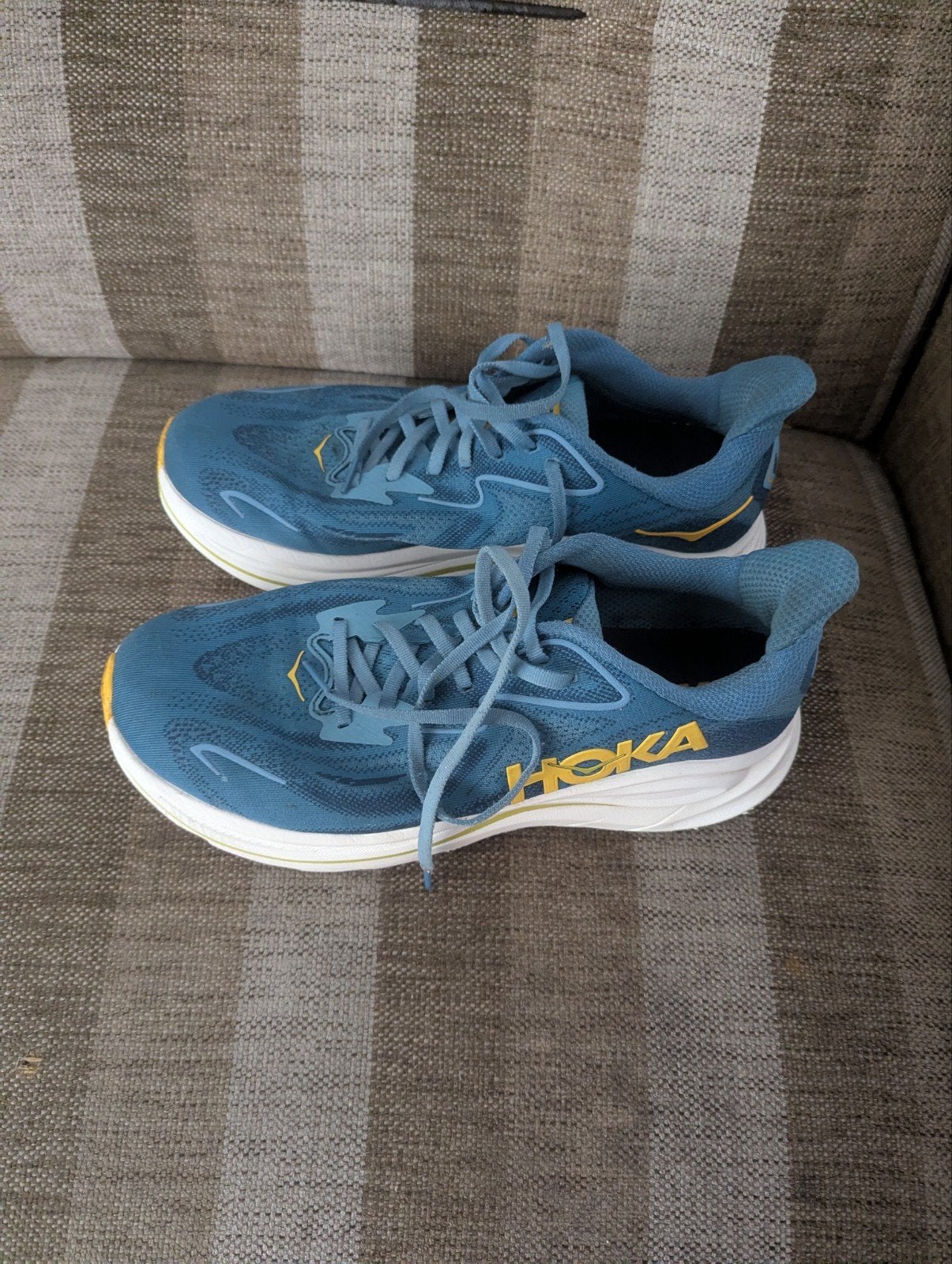 Hoka Clifton 10 Wide hardloopschoenen - maat 44 2/3, Sport en Fitness, Loopsport en Atletiek, Overige merken, Gebruikt, Hardloopschoenen