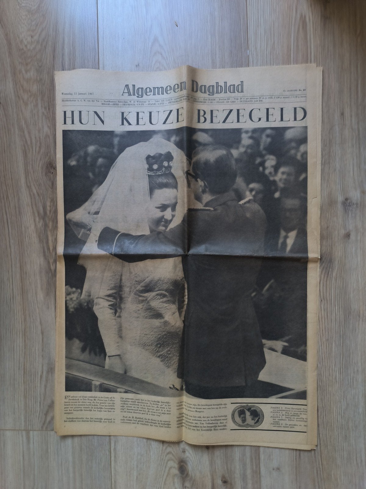 2 originele Algemeen Dagblad kranten – koninklijke huwelijke, Ophalen of Verzenden, Gelezen