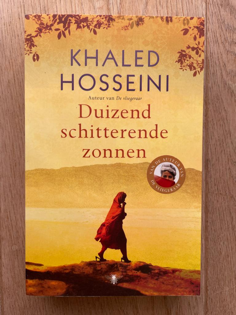 Khaled Hosseini / Duizend schitterende zonnen 9789023426066, Ophalen of Verzenden, Zo goed als nieuw, Wereld overig