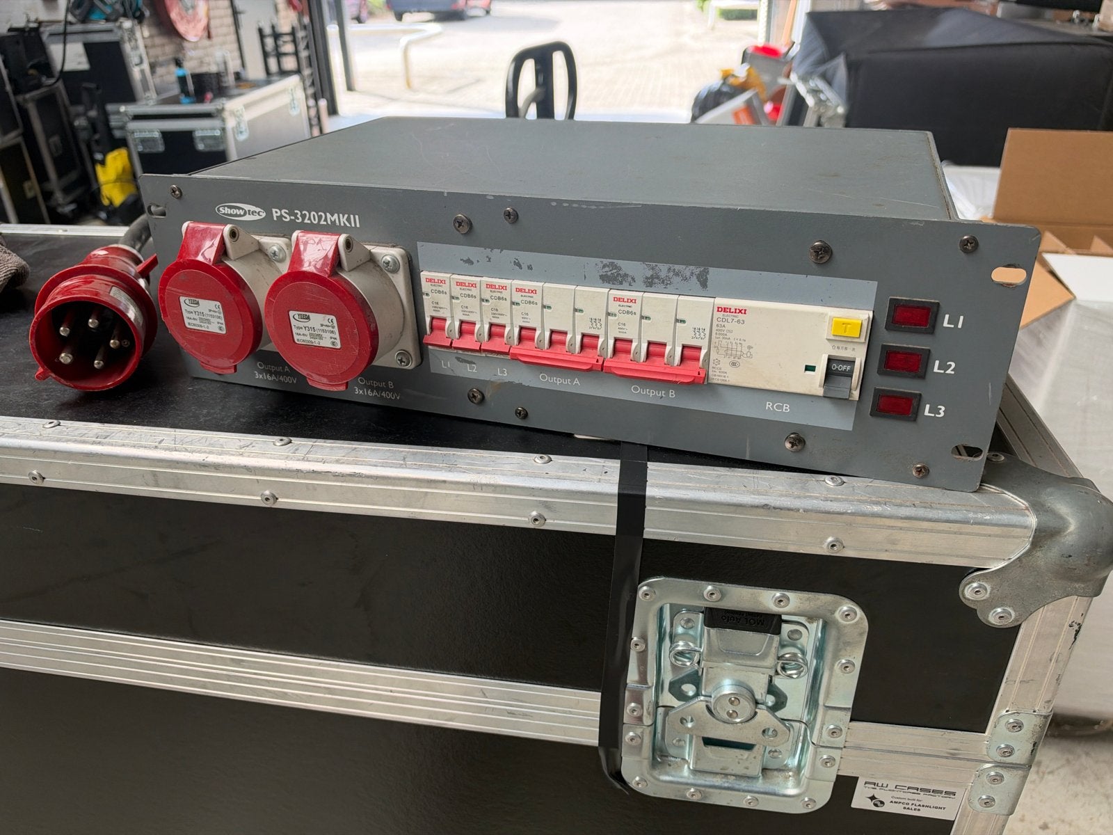Showtec PS-3202MKII Power Distributie Rack, Muziek en Instrumenten, Ophalen of Verzenden, Gebruikt, Overige typen