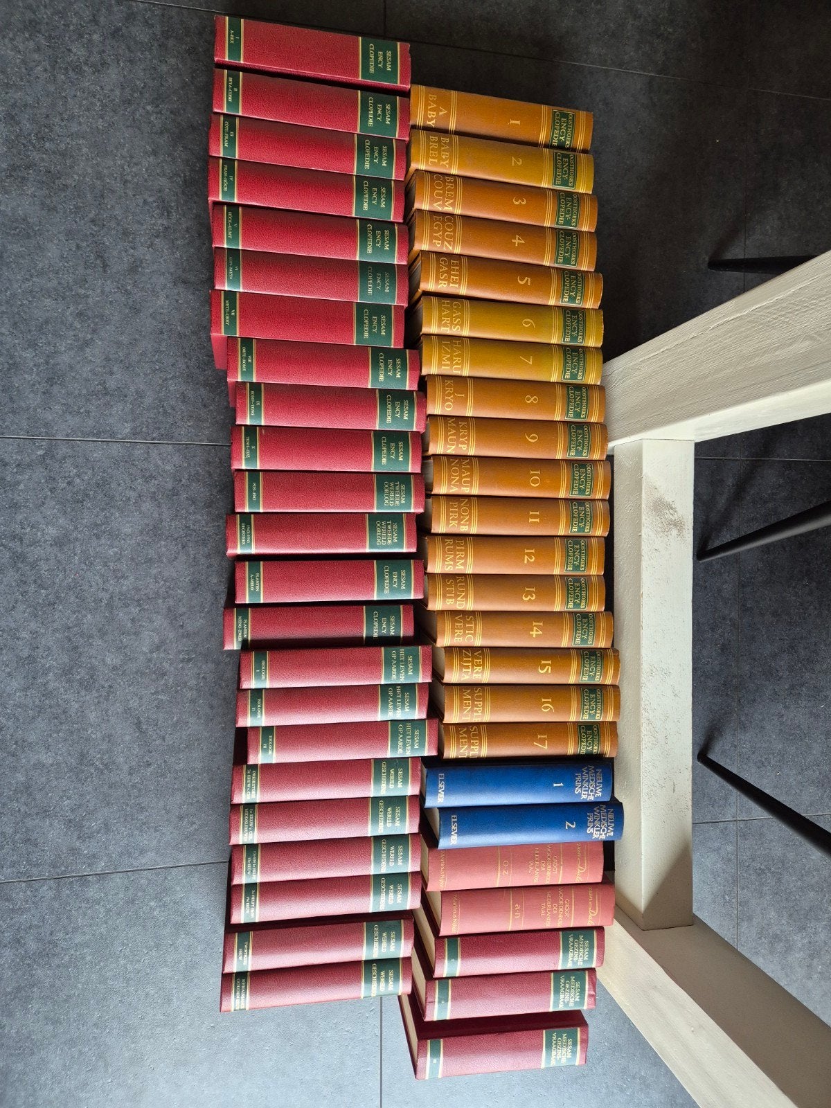 Tekoop div Encyclopedieën, Boeken, Encyclopedieën, Ophalen