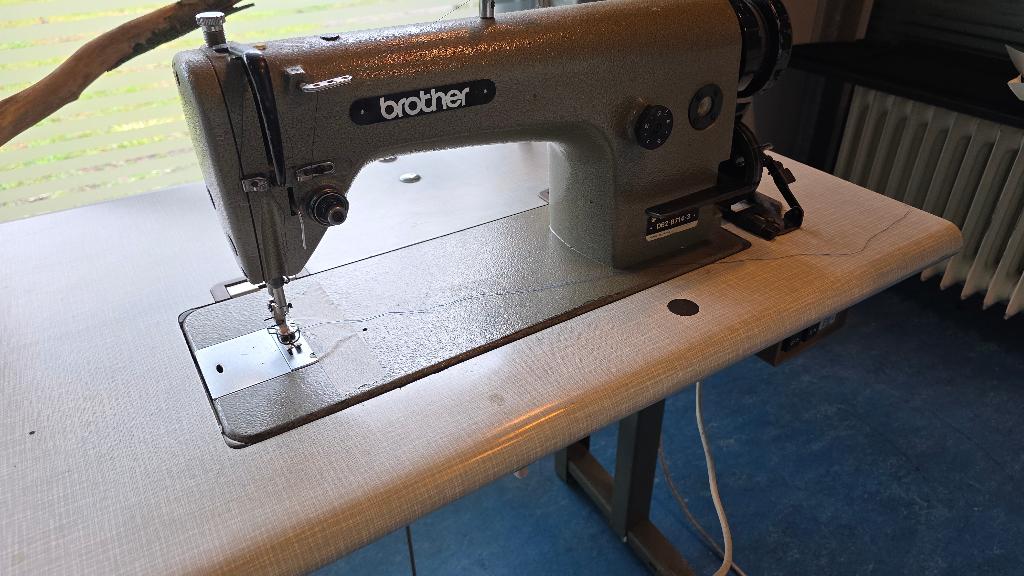Brother naaimachine, Hobby en Vrije tijd, Naaimachines en Toebehoren, Ophalen, Gebruikt, Naaimachine, Brother