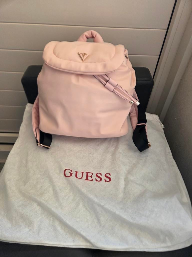 Guess Rugtas - Zachtroze, Nieuwstaat!, Sieraden, Tassen en Uiterlijk, Tassen | Rugtassen, Overige merken, Minder dan 30 cm, Nieuw