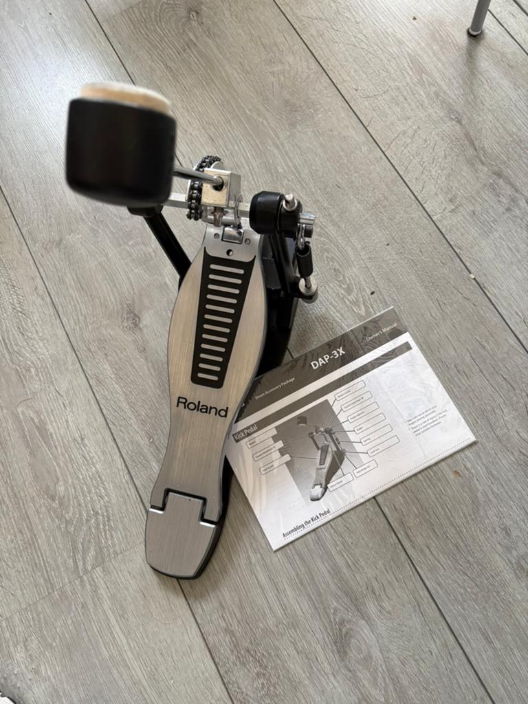 Roland bassdrumpedaal, Ophalen, Zo goed als nieuw, Roland