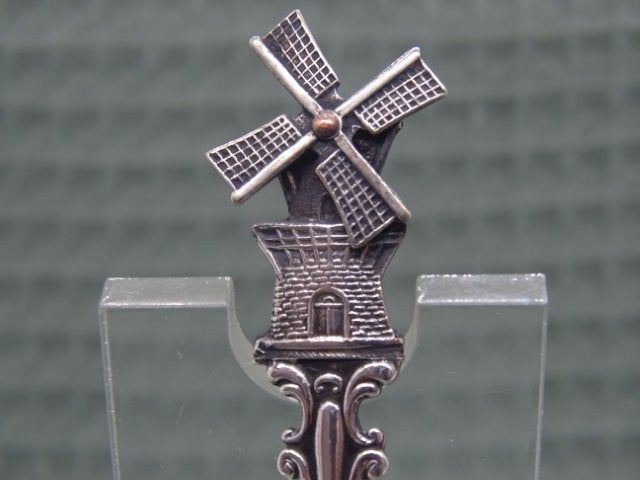 Lepeltje: Molen Draaiende wieken, Antiek en Kunst, Antiek | Bestek, Verzenden