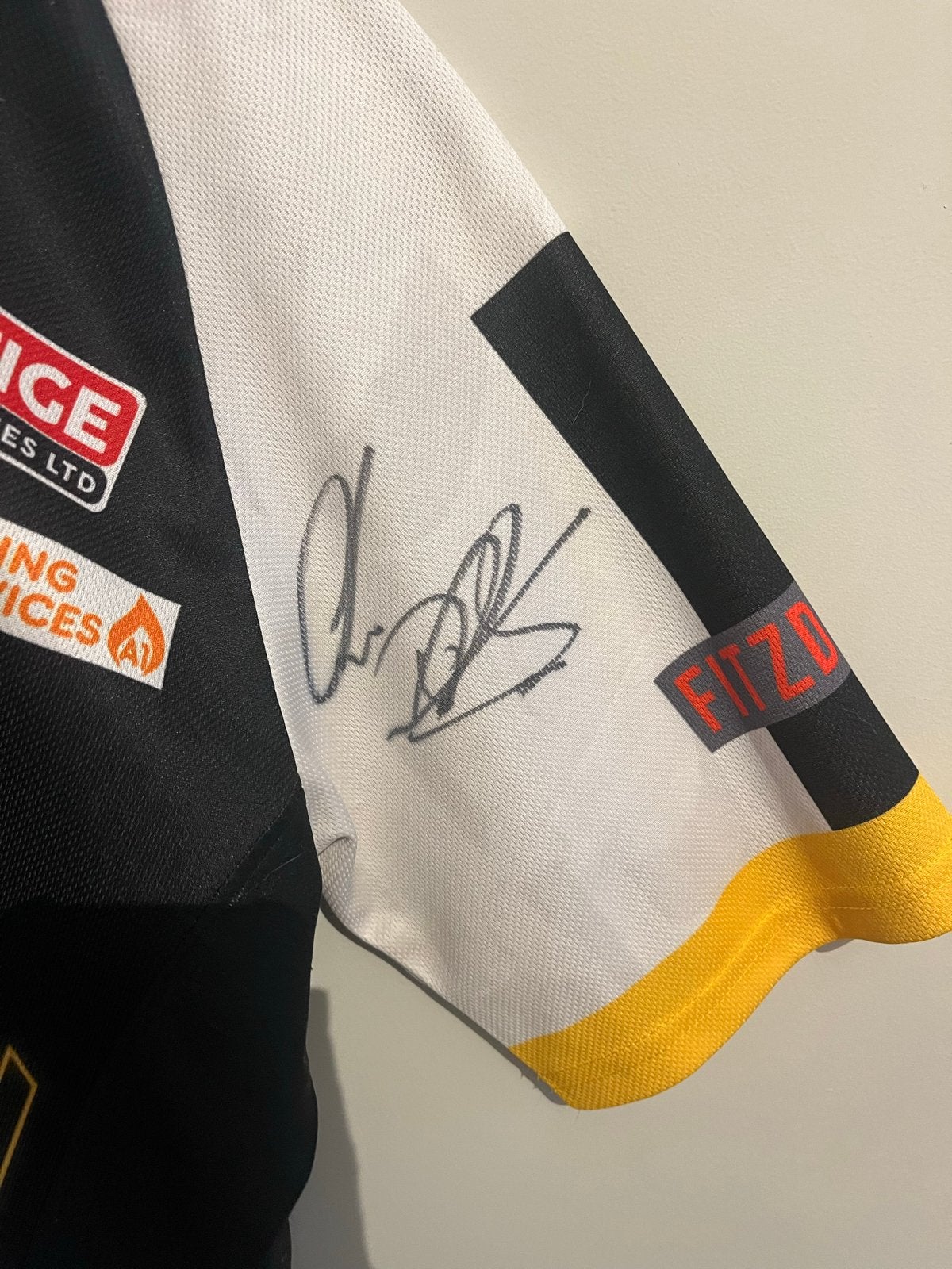 Gesigneerd Darts Shirt - Chris Dobey 'Hollywood', Sport en Fitness, Darts, Ophalen, Zo goed als nieuw