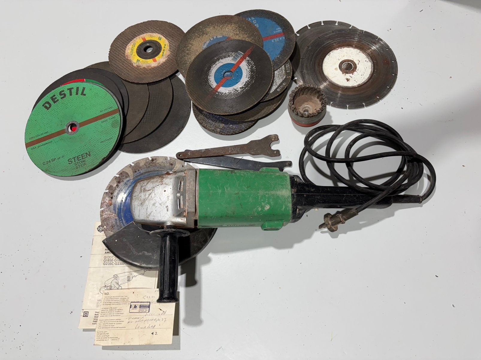 Hitachi G 23SC 230mm haakste slijper, Ophalen, 1000 watt of meer, Haakse handslijpmachine