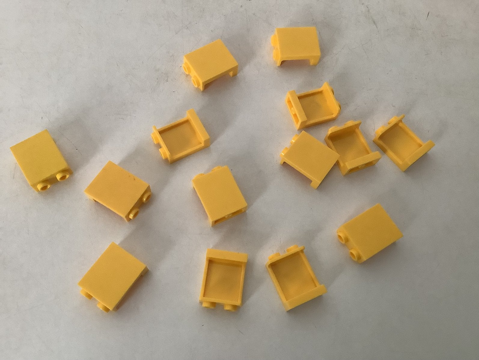 Lego planeel 1x2x2 met zijsteunen geel, Kinderen en Baby's, Speelgoed | Duplo en Lego, Ophalen of Verzenden, Gebruikt, Losse stenen