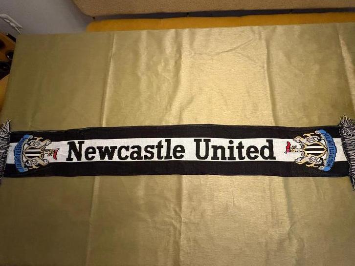 Newcastle United voetbal sjaal, Ophalen of Verzenden, Zo goed als nieuw, Clubaccessoires