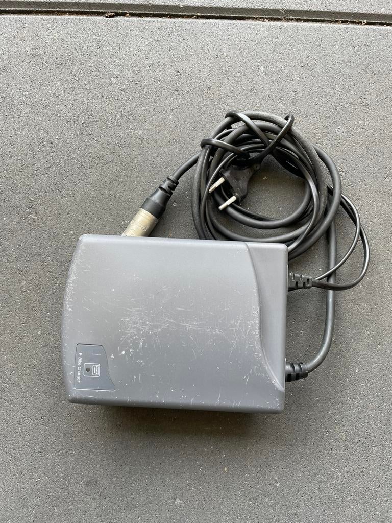 Oplader elektrische fiets 3 pin, Ophalen, Zo goed als nieuw