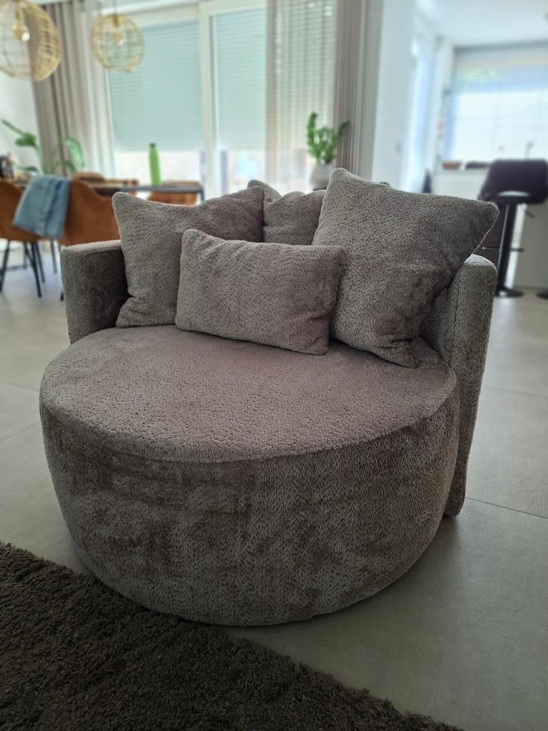 Ronde fauteuil taupe kleur, Ophalen, Eenpersoons, Zo goed als nieuw, Minder dan 150 cm